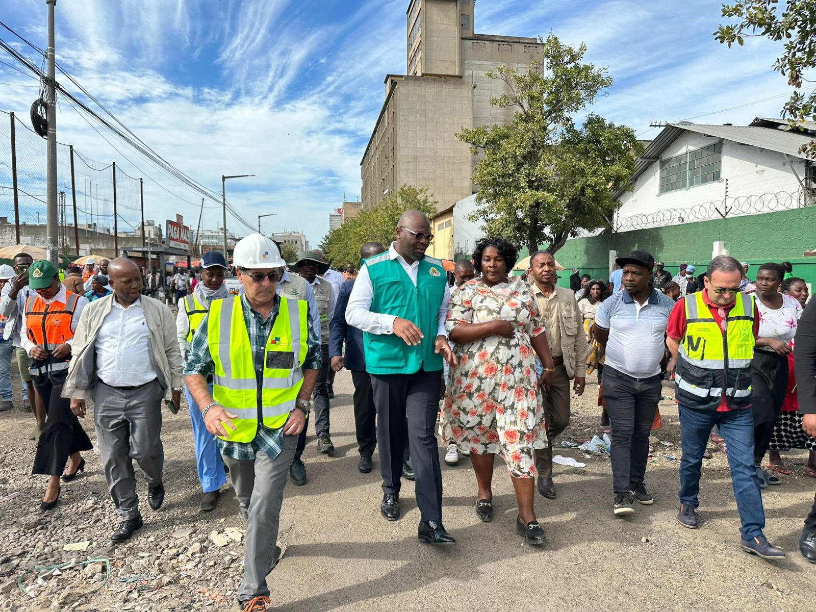 Presidente do Município de Maputo Exige Arranque Imediato das Obras de Reabilitação do Sistema de Drenagem na Av. Zedequias Manganhela