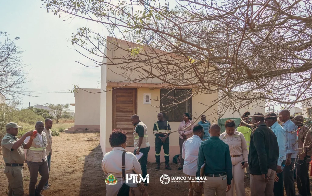 cmm entrega duas habitacoes no ambito do plano de acao de reassentamento